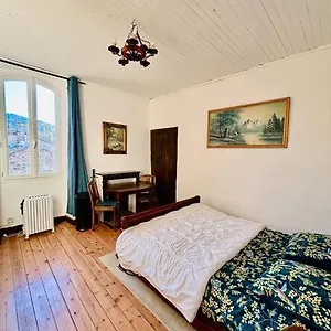 studio-au-chateau-de-lachau.hotels-rhonealpes.com/